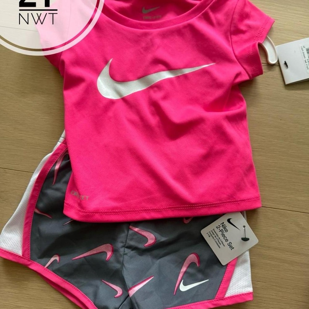 New Nike pink gray white matching set for toddler girls. Size 2T.